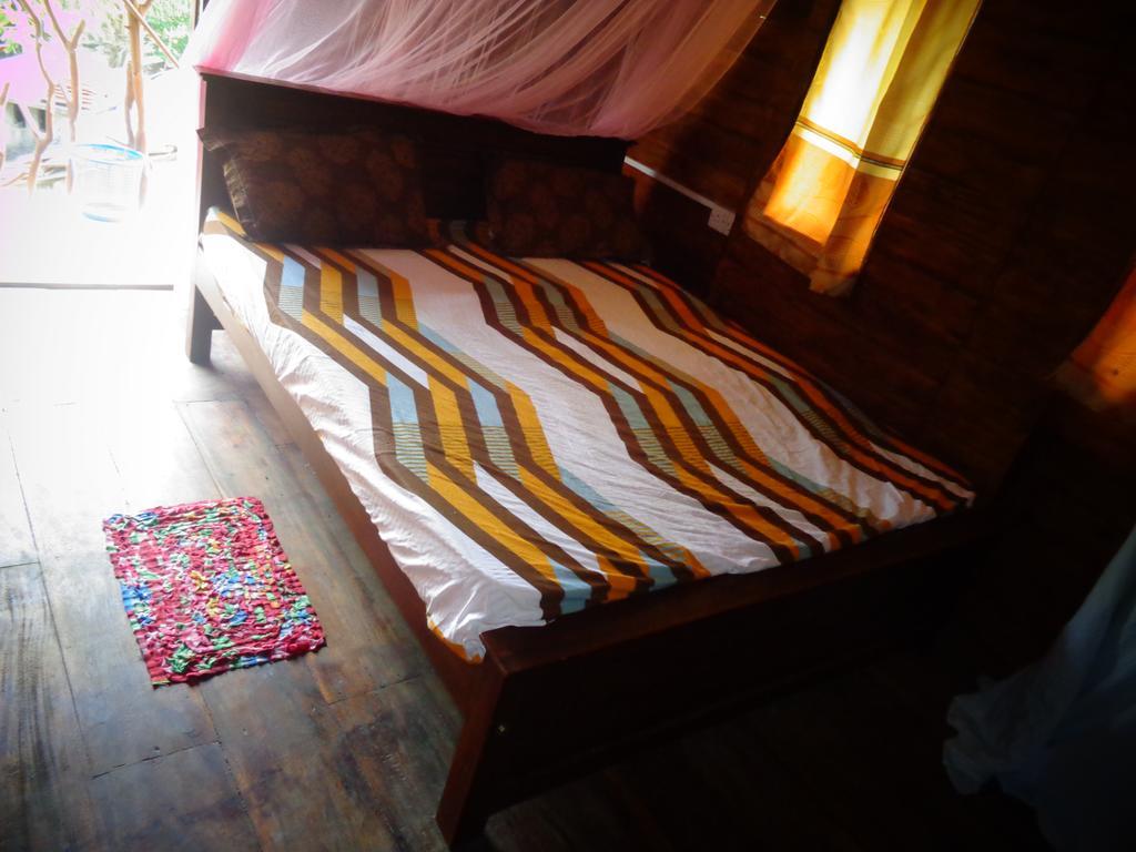 Vestal Wood Palace Hotel Mirissa Kültér fotó